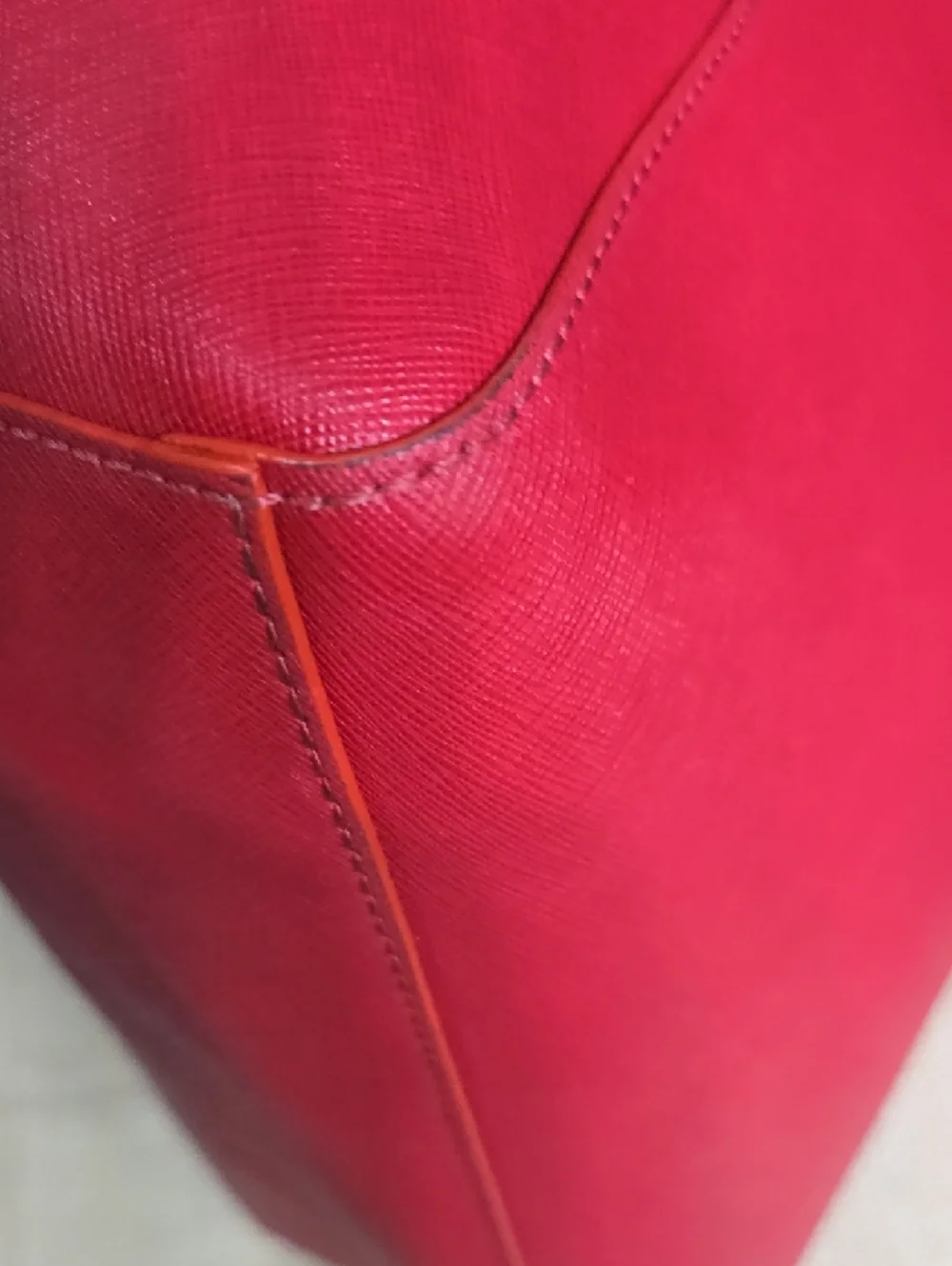 EUC Tory Burch Red Saffiano Tote with Gold Logo